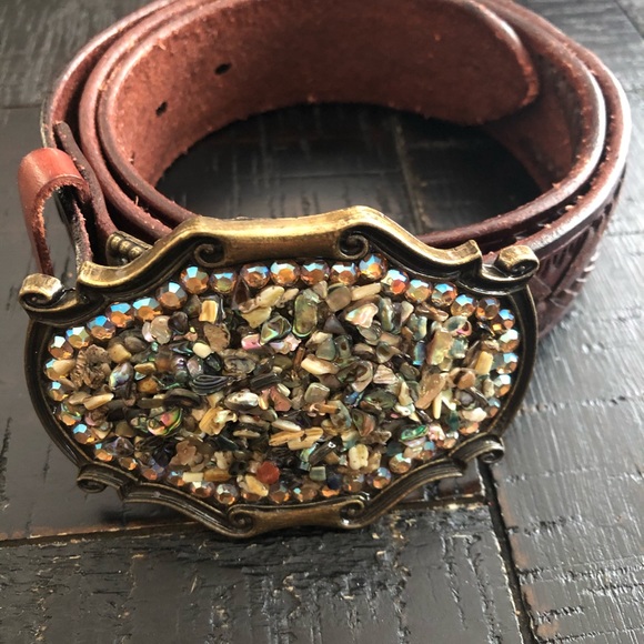 Beautiful leather belt with crushed shell buckle - Picture 2 of 12